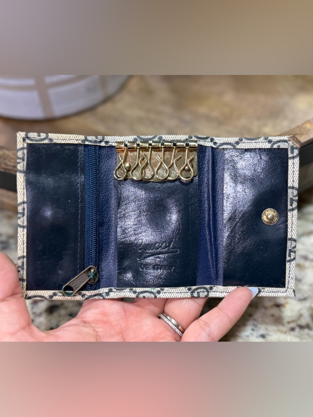 Vintage Gucci Canvas Monogram Wallet, makeup bag & Pouches - Picture 14 of 16
